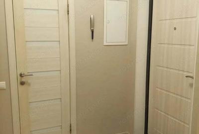 Garsonieră decomandată în Tractorul