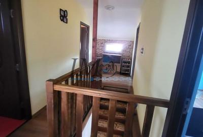 Casă cu 4 camere cu Teren 640 Mp în Central - 2