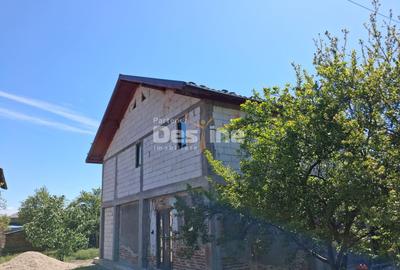 Casă individuală cu 3 camere cu Teren 375 Mp în Băbeni - 1
