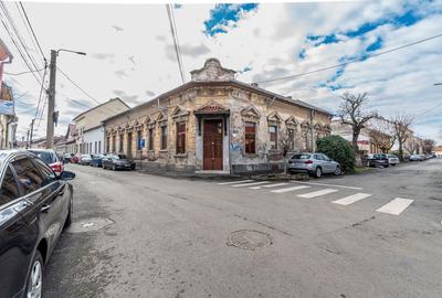 Apartament cu 3 camere semidecomandat, mobilat în Central - 1