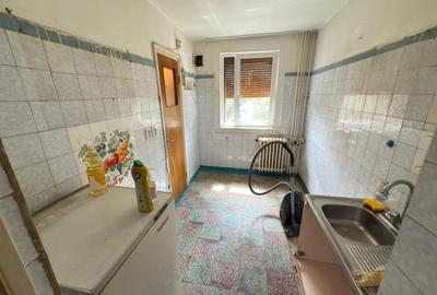 Apartament 3 camere, posibilitate centrala, bloc de 4 etaje, Aleea Giurgeni 6 - 12