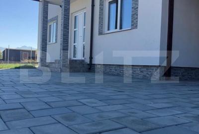 Casa individuala de vanzare in Sanpetru - 3 dormitoare, curte 500mp Casa individuala de vanzare in Sanpetru - 3 dormitoare, curte 500mp - 4