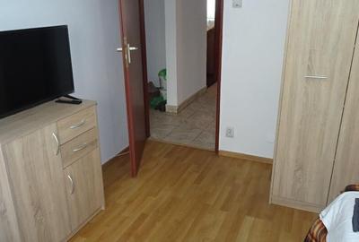 Vand apartament de 3 camere decomandat Deva, etaj 2, Micro 15, mobilat - 9