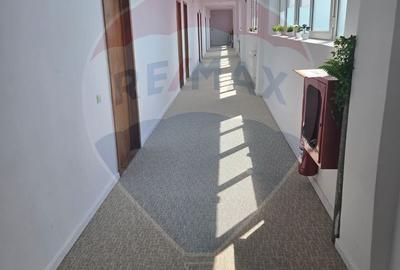 Spațiu comercial, de 1,300 mp, în Central - 10