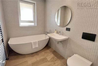 Apartament cu 3 camere decomandat, mobilat în Tractorul