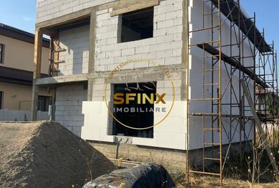 Casă individuală cu 4 camere cu Canalizare în Central - 2