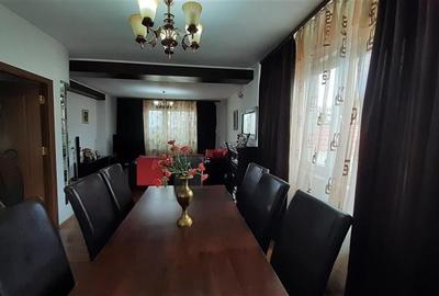 Casa D+P+M  de vanzare cu vedere la lac - 10
