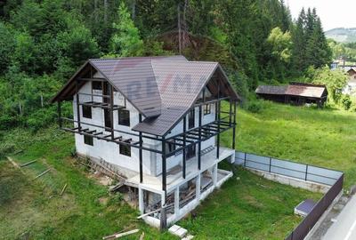 Casă cu 7 camere cu Teren 300 Mp în Voroneț - 1