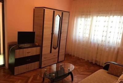 Apartament cu 2 camere decomandat în Cetate