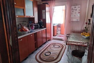 Apartament cu 3 camere decomandat în Mioriței - 2
