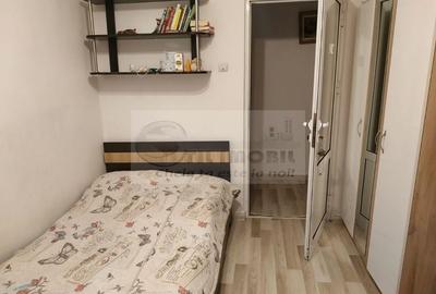 Apartament 3 camere - zona Podu-Roș- 450 Euro - 4
