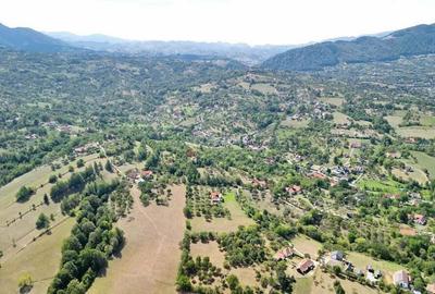 Teren intravilan, priveliste deosebita - 11