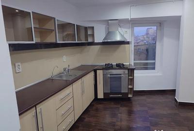 Apartament cu 4 camere decomandat în Libertății - 5