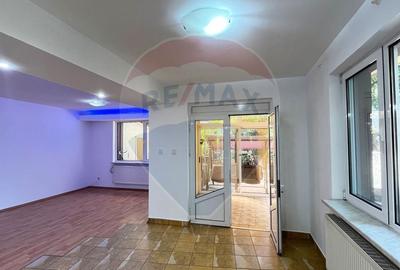 Inchiriere casa - vila cu 6 camere,  zona Cosbuc Inchiriere casa - vila cu 6 camere,  zona Cosbuc - 12