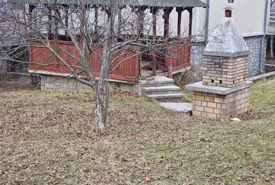 Casă cu 14 camere cu Canalizare în Central - 9