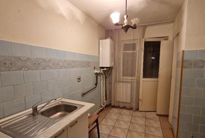 Apartament 2 camere confort 1 Viziru 1 etaj 2/4 Liber - 2