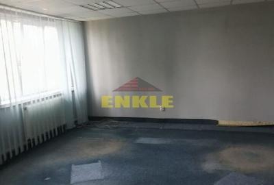 Spațiu comercial, de 250 mp, în Central - 3