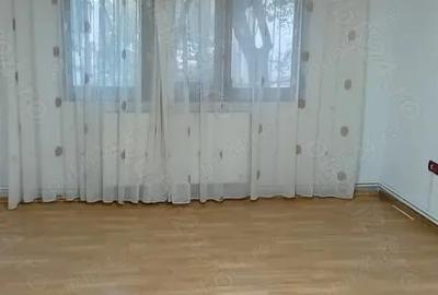 3 camere decomandat , parter cu balcon , Brosteni - 1