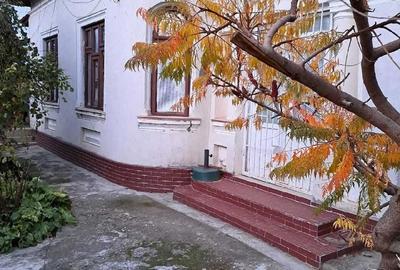 Casă cu 5 camere cu Teren 1800 Mp în Cosâmbești - 6