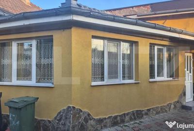 Casă cu 5 camere cu Canalizare în 14 Mai - 18