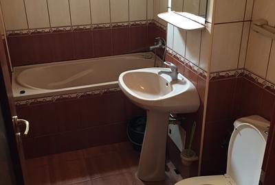 1 camera decomandat Gh lazar - 4