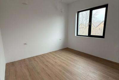 Casă cu 4 camere cu Teren 50 Mp în Drumul Taberei - 10