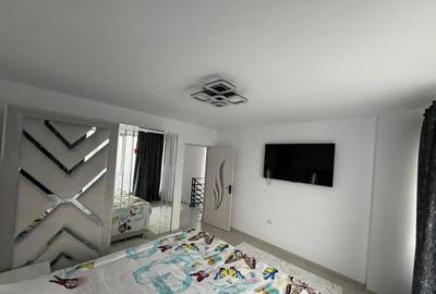 Casă cu 3 camere cu Teren 130 Mp în Vânători - 1