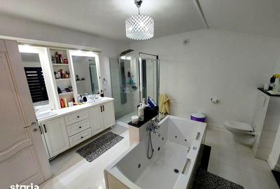Casă cu 3 camere cu Teren 1341 Mp în Răzvad - 1