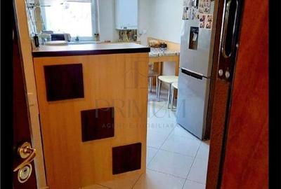 Aradului - 3 camere - decomandat - centrala proprie - ETAJ 2 - 4