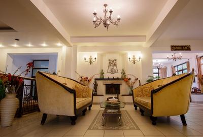 Vila Valea Prahovei , 15 camere,piscina,teren mult, pretabila camin varstnici - 4
