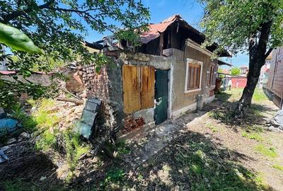 Casă cu Teren 220 Mp în Central - 2