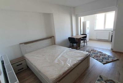 Garsonieră decomandată în Craiovița Nouă