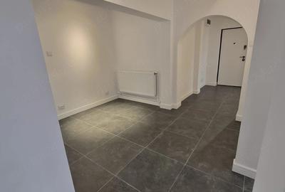 Apartament cu 5 camere decomandat în Est - 3
