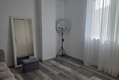 Apartament cu 3 camere decomandat în Central - 2
