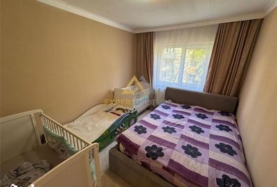 Apartament cu 3 camere decomandat în Traian - 12