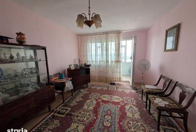 Apartament cu 3 camere decomandat în Cornișa - 9