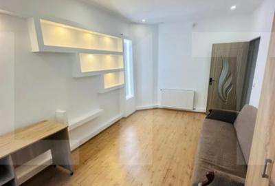 Apartament cu 3 camere semidecomandat în Central - 2