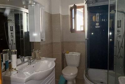 Casă cu 5 camere cu Teren 500 Mp în Central - 9