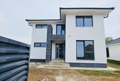 Casă cu 5 camere cu Canalizare în Oncea - 3