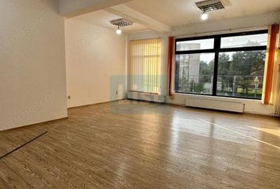 Spațiu comercial, de 158 mp, în Central - 4