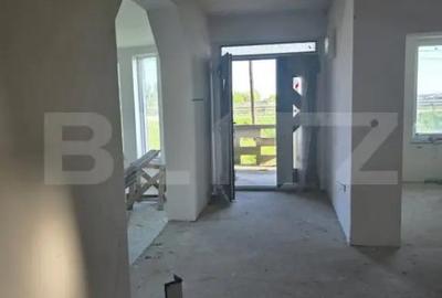 Casă cu 8 camere cu Teren 1500 Mp în Central - 9