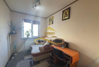 Apartament cu 3 camere de vanzare Bacau - 2