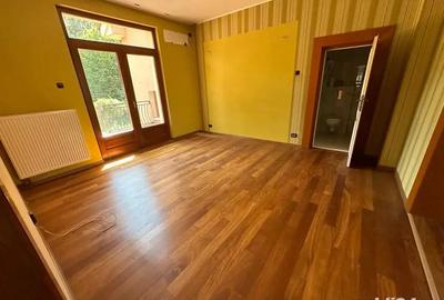 Casă cu 4 camere în Trei Stejari - 1