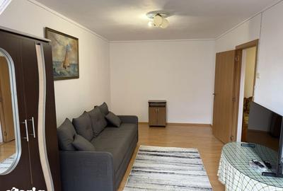 Apartament cu 2 camere decomandat, mobilat în Vasile Aaron - 2