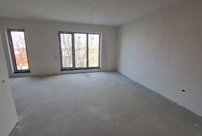 Apartament cu 2 camere decomandat în P-ta Presei Libere - 2