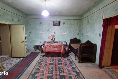 Casă cu 4 camere cu Teren 2984 Mp în Chirpăr - 11