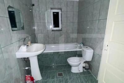 Casă cu 4 camere cu Teren 5594 Mp în Central - 2