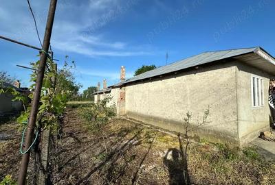 Casă cu 6 camere cu Teren 2000 Mp în Tătăranu - 1