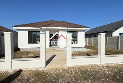 Casă cu 4 camere în Sântandrei