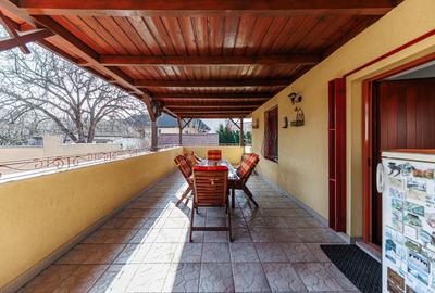 Casă individuală cu 8 camere cu Canalizare în Complex Studențesc - 25